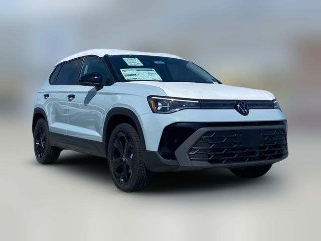 2025 Volkswagen Taos SE Black