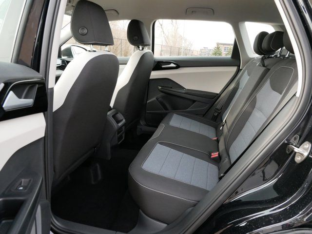 2025 Volkswagen Taos S