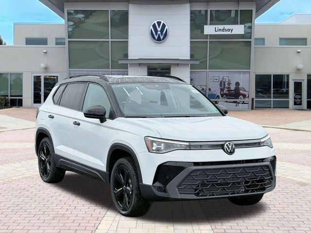 2025 Volkswagen Taos SE Black