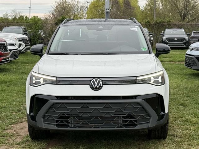 2025 Volkswagen Taos SE Black