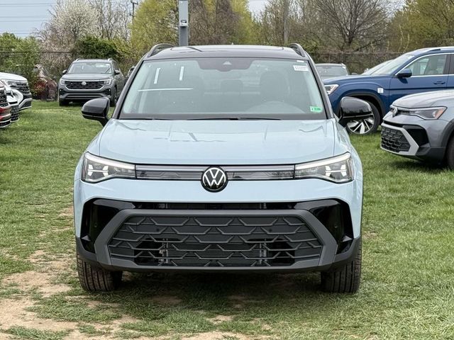 2025 Volkswagen Taos SE Black