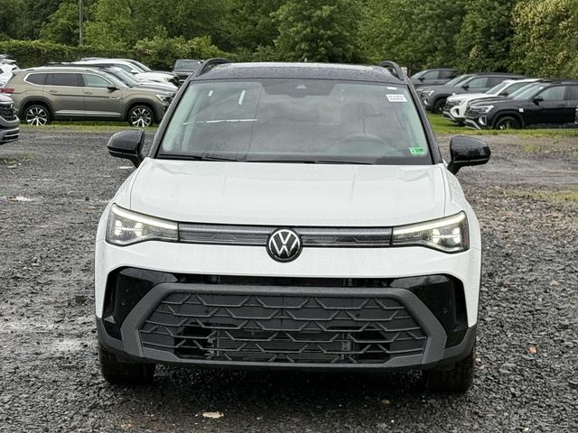 2025 Volkswagen Taos SE Black