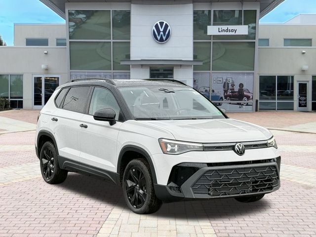 2025 Volkswagen Taos SE Black