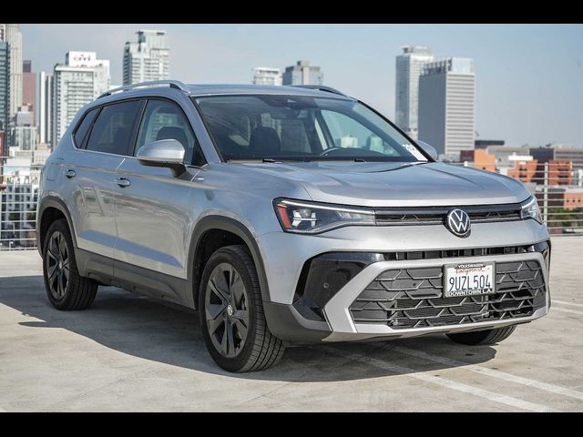 2025 Volkswagen Taos SE