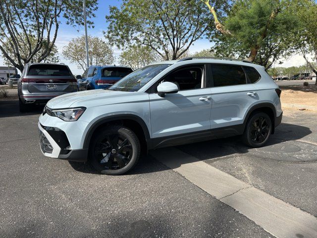 2025 Volkswagen Taos SE