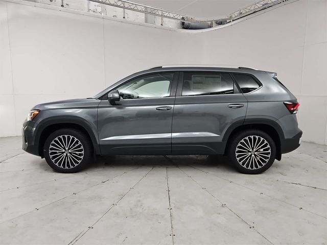 2025 Volkswagen Taos SE