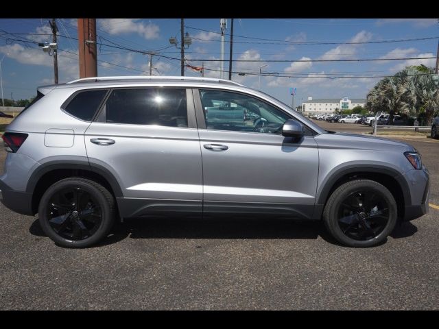 2025 Volkswagen Taos SE