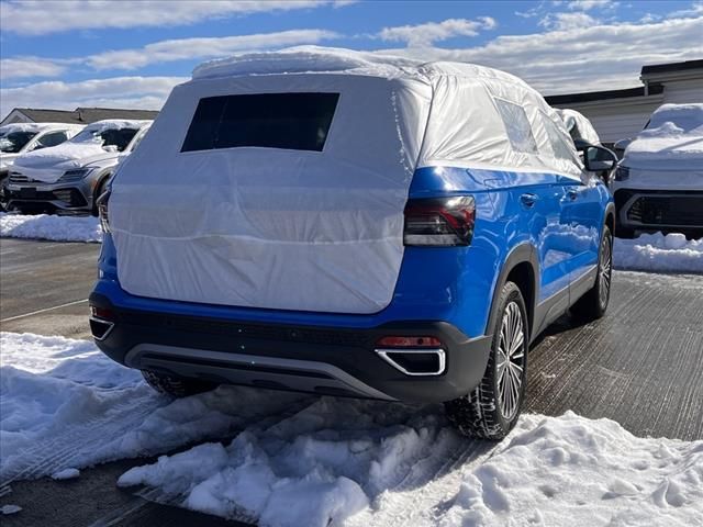 2025 Volkswagen Taos SE