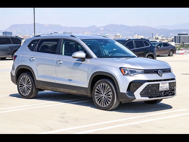 2025 Volkswagen Taos SE