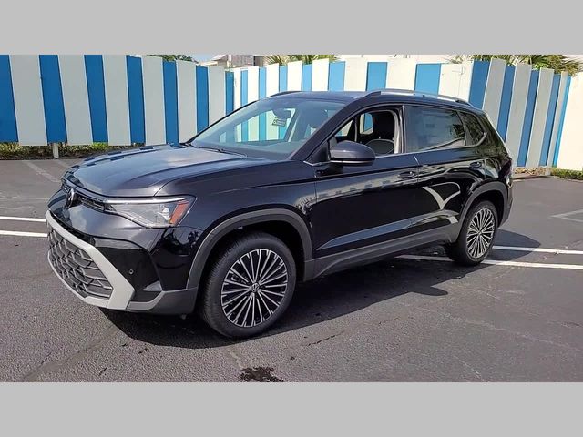 2025 Volkswagen Taos SE