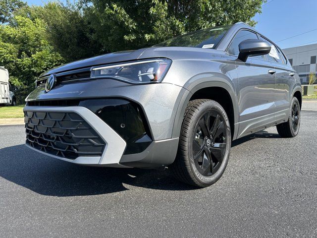 2025 Volkswagen Taos SE
