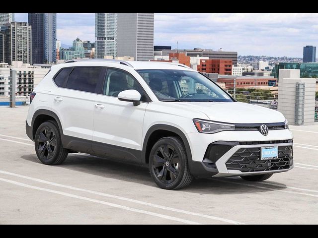 2025 Volkswagen Taos SE