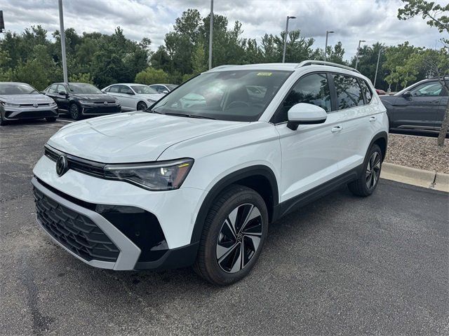 2025 Volkswagen Taos SE