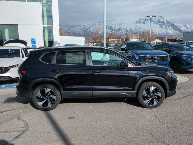 2025 Volkswagen Taos SE