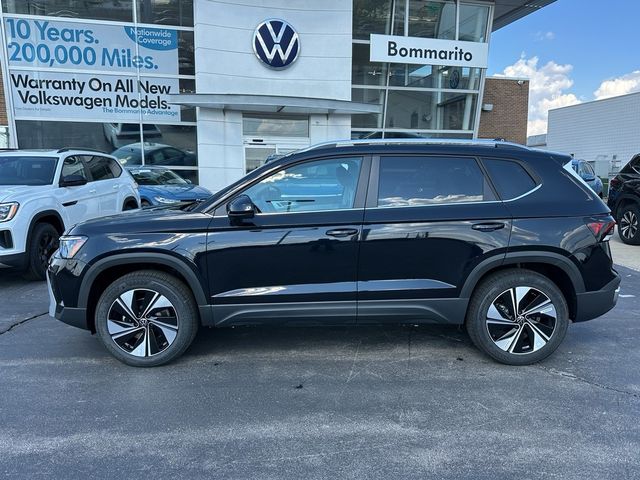 2025 Volkswagen Taos SE