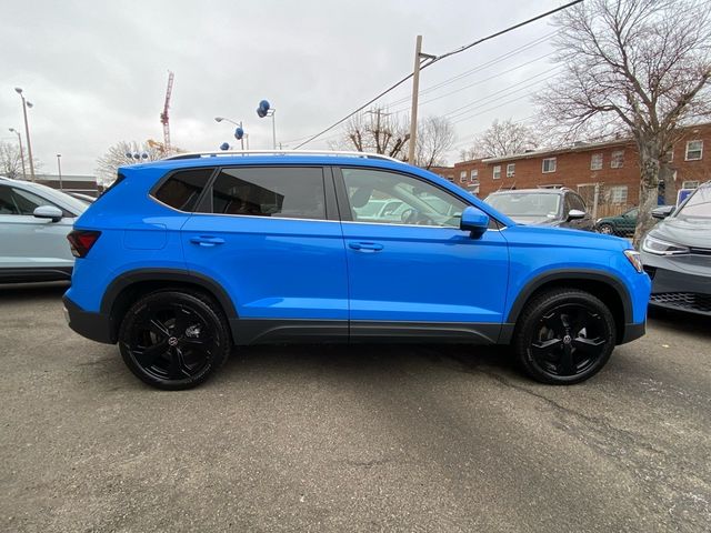 2025 Volkswagen Taos SEL