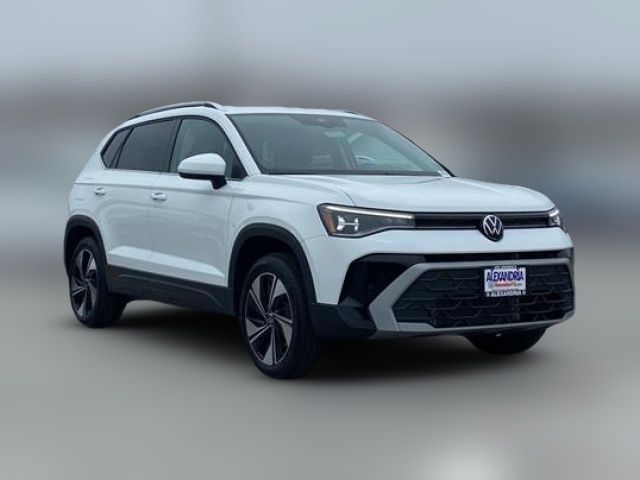 2025 Volkswagen Taos SE