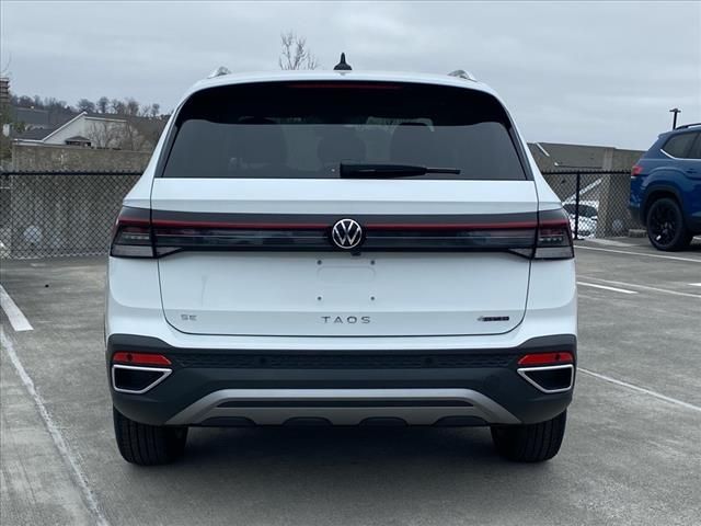 2025 Volkswagen Taos SE