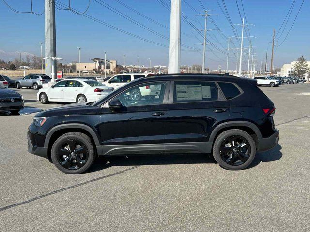 2025 Volkswagen Taos SE Black