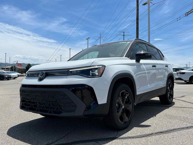 2025 Volkswagen Taos SE Black