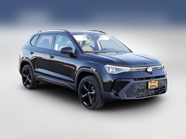 2025 Volkswagen Taos SE Black