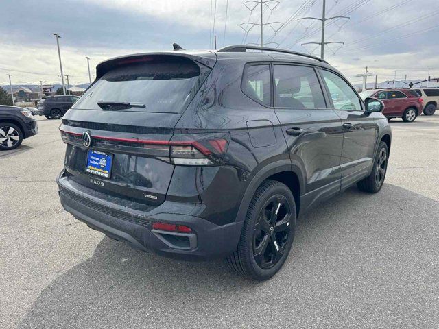 2025 Volkswagen Taos SE Black