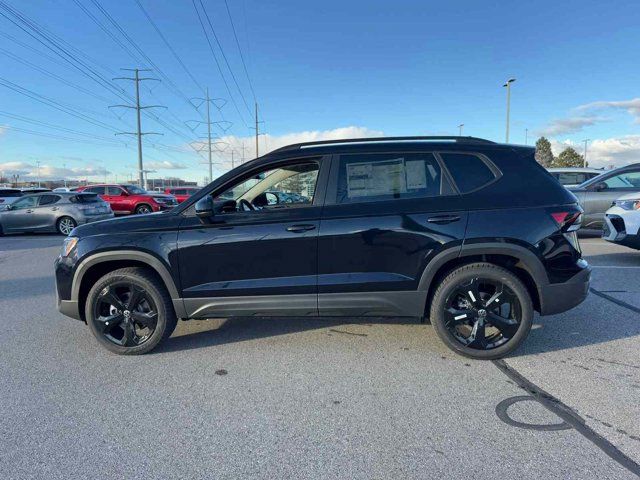 2025 Volkswagen Taos SE Black