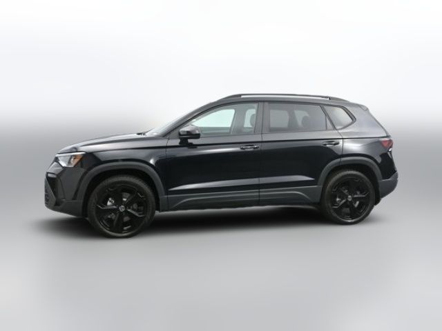 2025 Volkswagen Taos SE Black