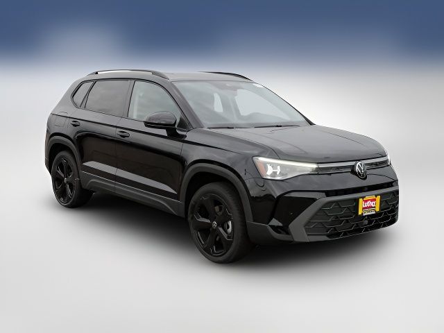 2025 Volkswagen Taos SE Black