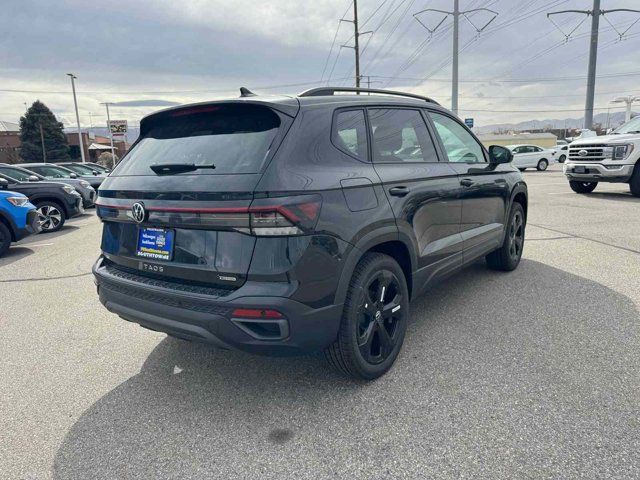 2025 Volkswagen Taos SE Black