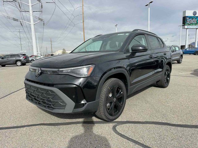 2025 Volkswagen Taos SE Black