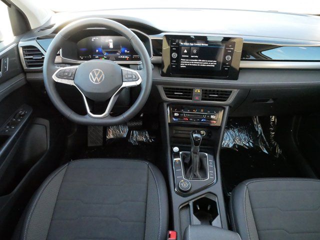 2025 Volkswagen Taos SE Black