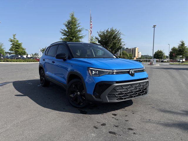 2025 Volkswagen Taos SE Black