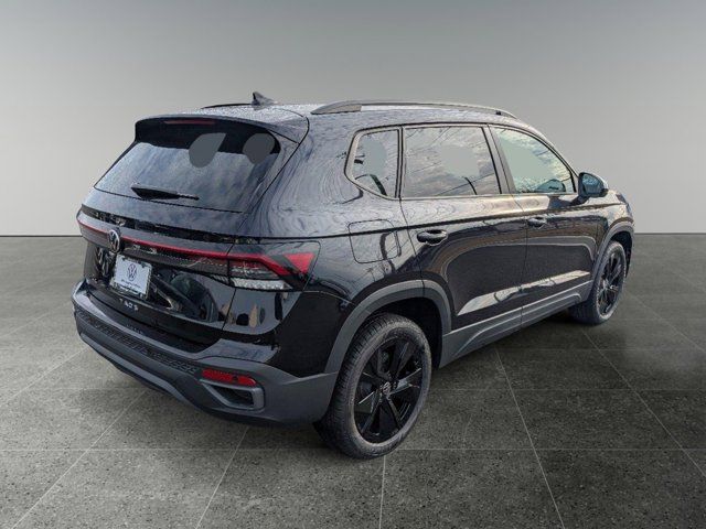 2025 Volkswagen Taos SE Black