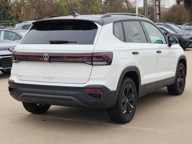 2025 Volkswagen Taos SE Black