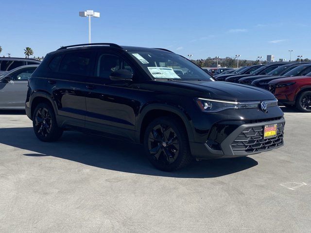 2025 Volkswagen Taos SE Black