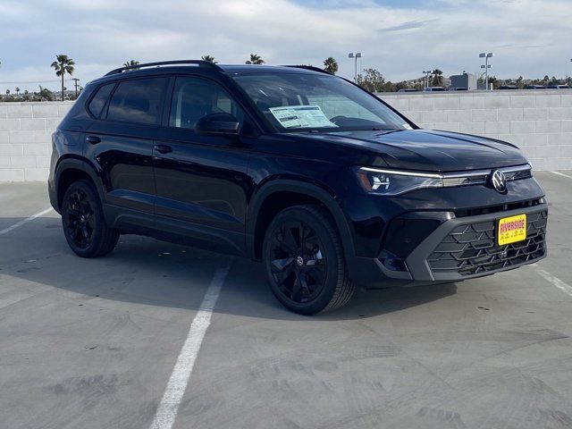 2025 Volkswagen Taos SE Black