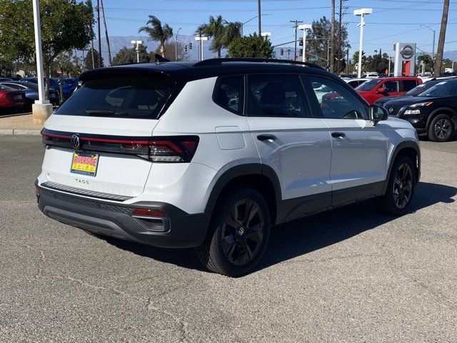 2025 Volkswagen Taos SE Black