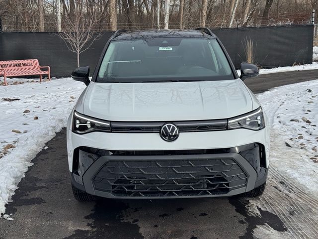 2025 Volkswagen Taos SE Black