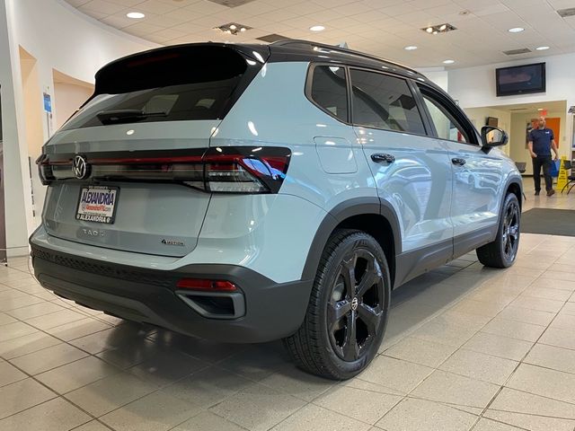 2025 Volkswagen Taos SE Black