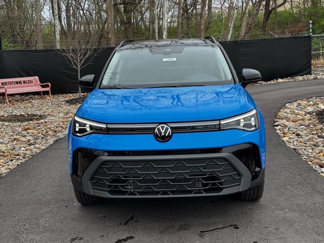 2025 Volkswagen Taos SE Black