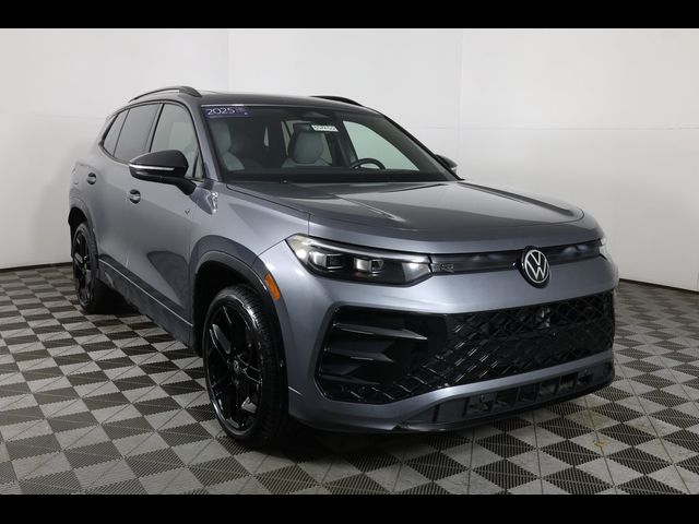2025 Volkswagen Tiguan SE R-Line Black