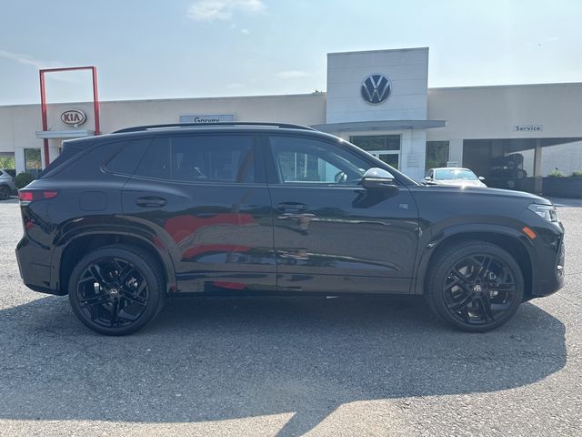 2025 Volkswagen Tiguan SE R-Line Black
