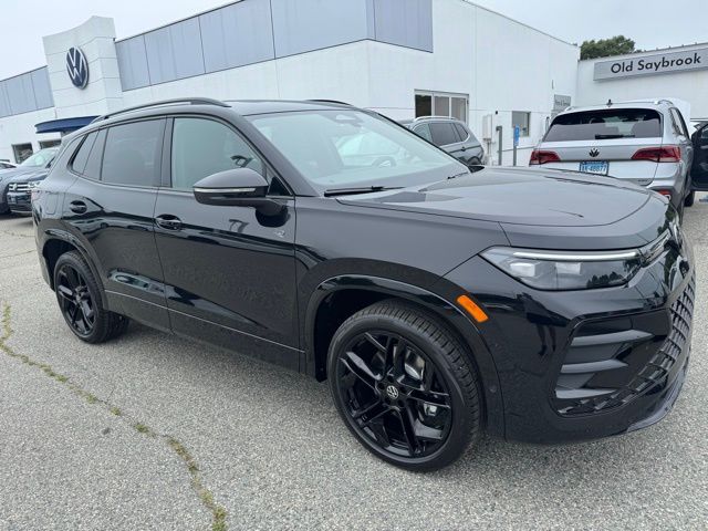 2025 Volkswagen Tiguan SE R-Line Black
