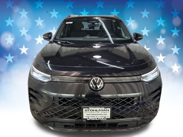 2025 Volkswagen Tiguan SE R-Line Black