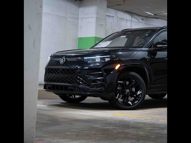 2025 Volkswagen Tiguan SE R-Line Black