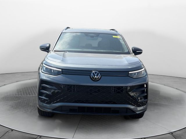 2025 Volkswagen Tiguan SE R-Line Black