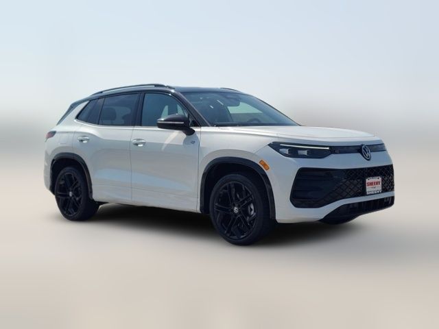 2025 Volkswagen Tiguan SE R-Line Black