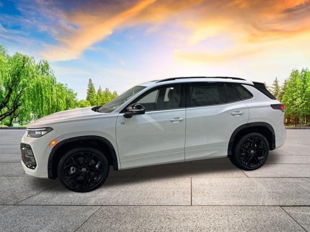 2025 Volkswagen Tiguan SE R-Line Black