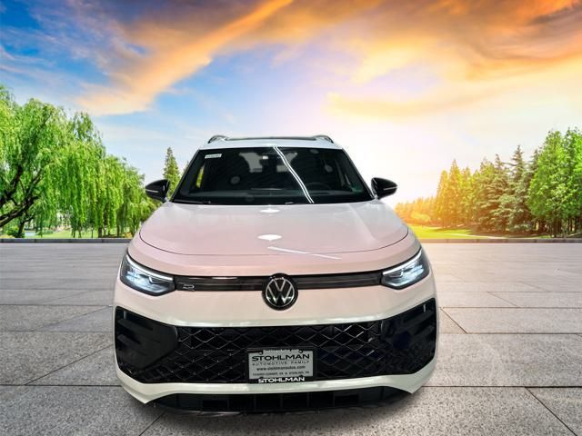 2025 Volkswagen Tiguan SE R-Line Black